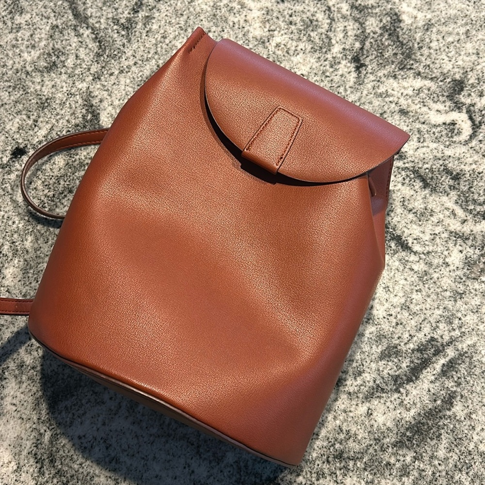 Nearly new Melie Bianco backpack!